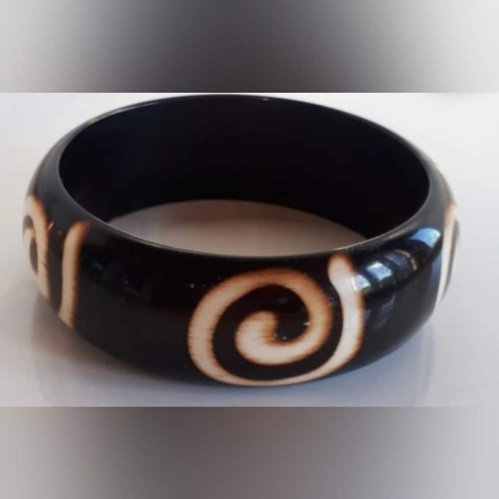 Boho resin bangle bracelet brown swirls